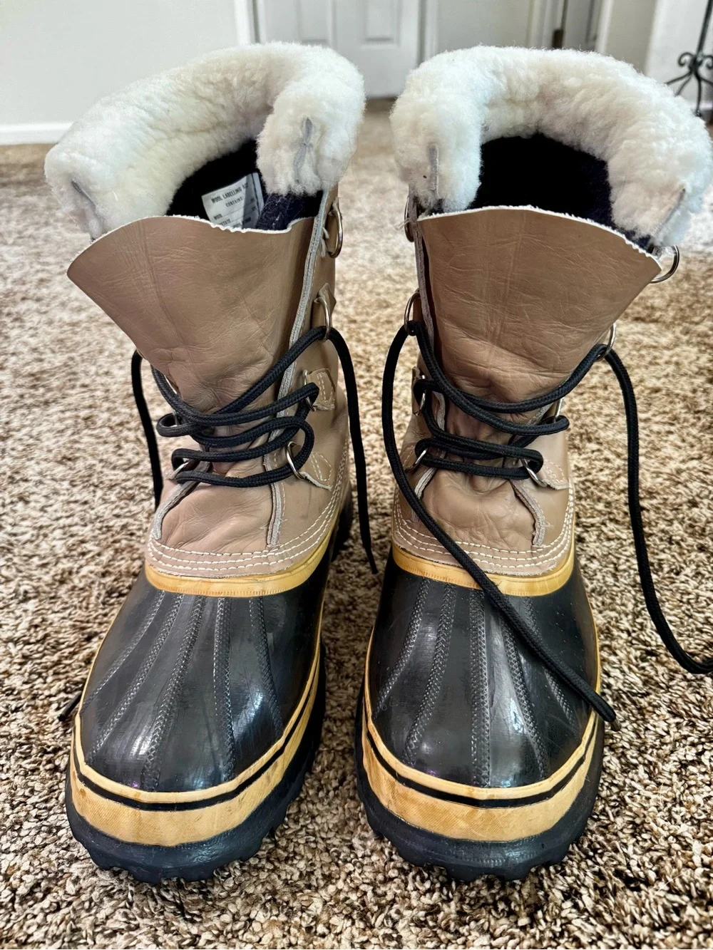 Sorel Men's Caribou Boot in Tan and Black